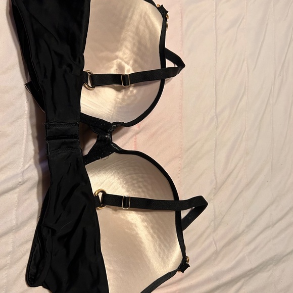 Victoria's Secret Very Sexy Black with Metal Rings 38DD Push Up Underwire Bra - Picture 2 of 5